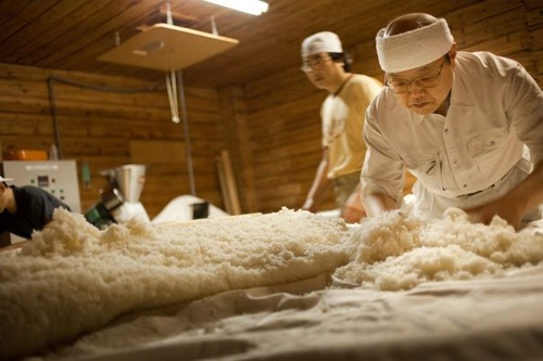 Rohto Koujihada toner refill 140ml White Jiuqu Rice fermented rice extract - Picture 3 of 5