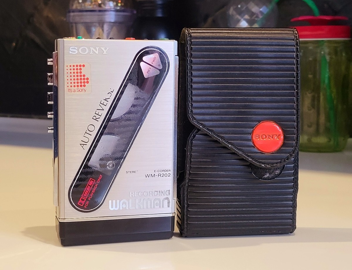 Sony Recording Walkman WM-R202 Cassette player /corder working