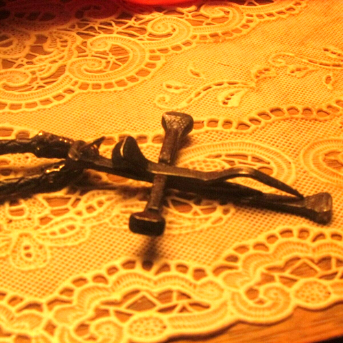KREUZ aus NÄGELN 2x2" schwarz Top Nagel gebogen, um Körper vorzuschlagen (Juwel 10) - Bild 2 von 4