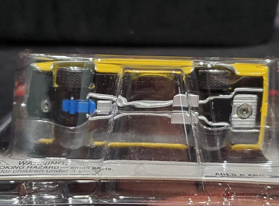 Johnny Lightning 71 1971 Mercury Cyclone Spoiler Gold Series Muscle Car LE w/RRs - Image 2 of 3