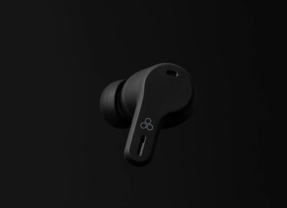 Final Audio VR3000 Wireless Earbuds Sound Design for Gaming
