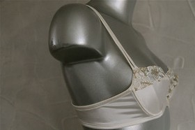 Luxurious Champagne Silk Lace Bra LISE CHARMEL 85B US 32B Val 125&euro;