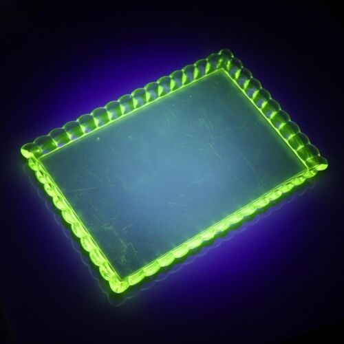 Old Baccarat large uranium glass tray 1.5 kg 31.7×21.7cm Around 1900 F/S from JP - Picture 1 of 10