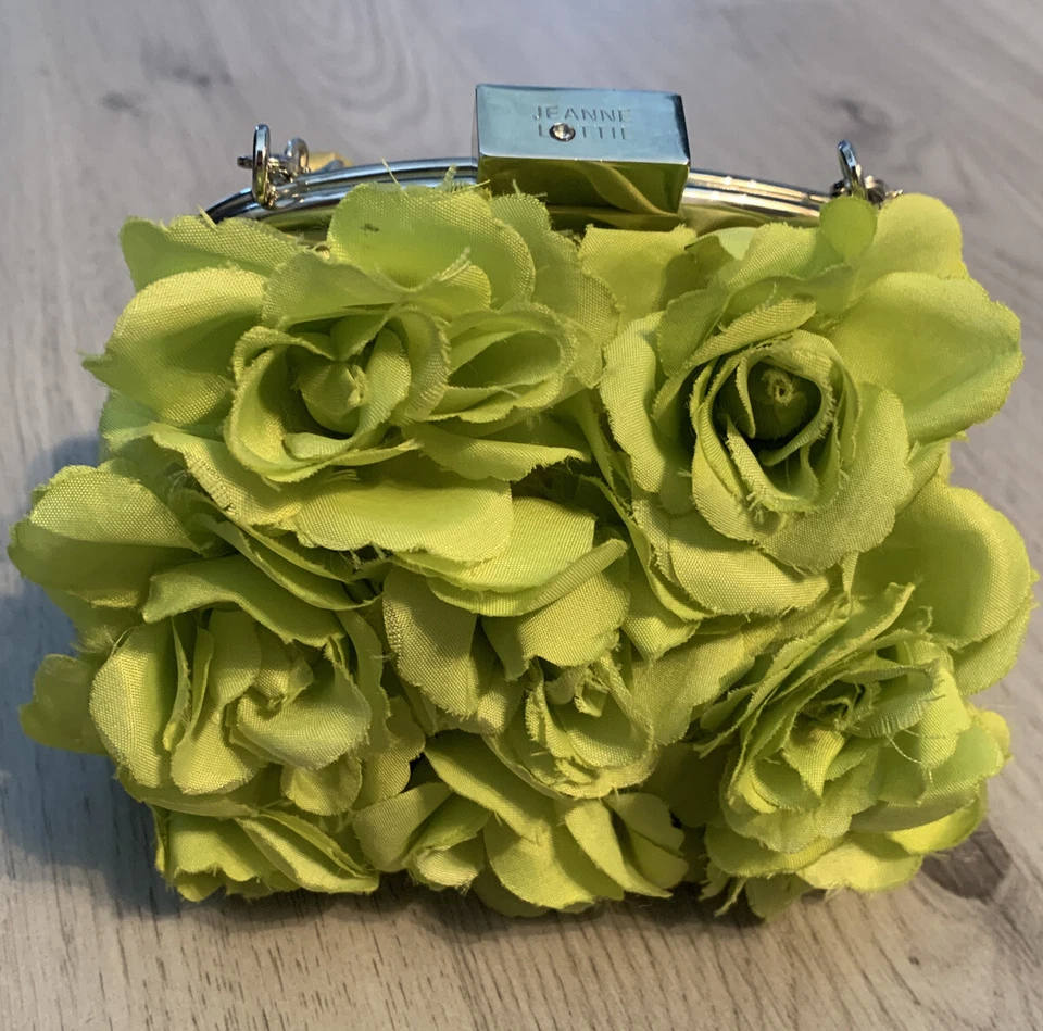 Jeanne Lottie Bright Green Flower Purse Foto 3 de 4