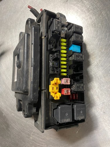 2006 Jeep Commander Fuse Box Relay BCM Body Control Module 04692085ab w7175 DG