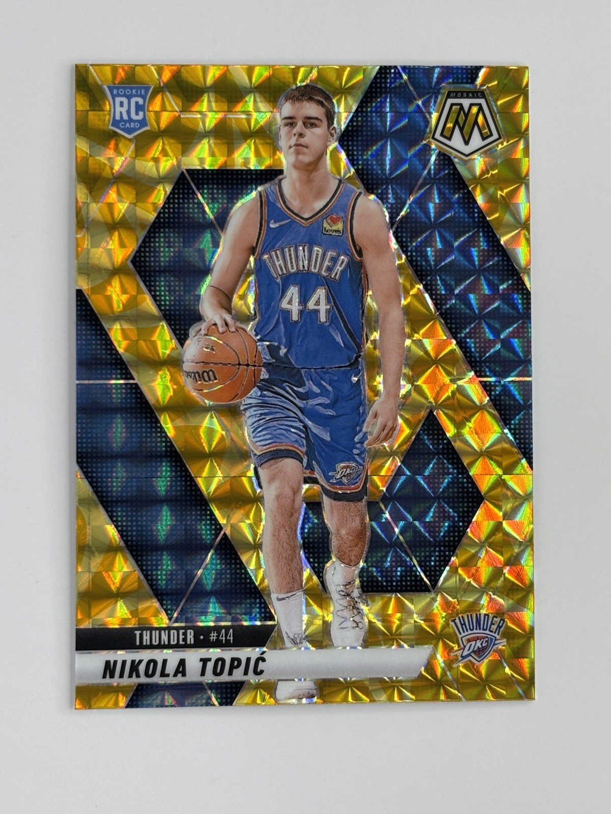 2024-25 MOSAIC YELLOW REACTIVE PRIZM NIKOLA TOPIC OKLAHOMA CITY THUNDER RC #242
