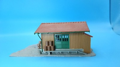 N Scale POLA Warehouse Loading Dock Shed Scenic Base Germany
