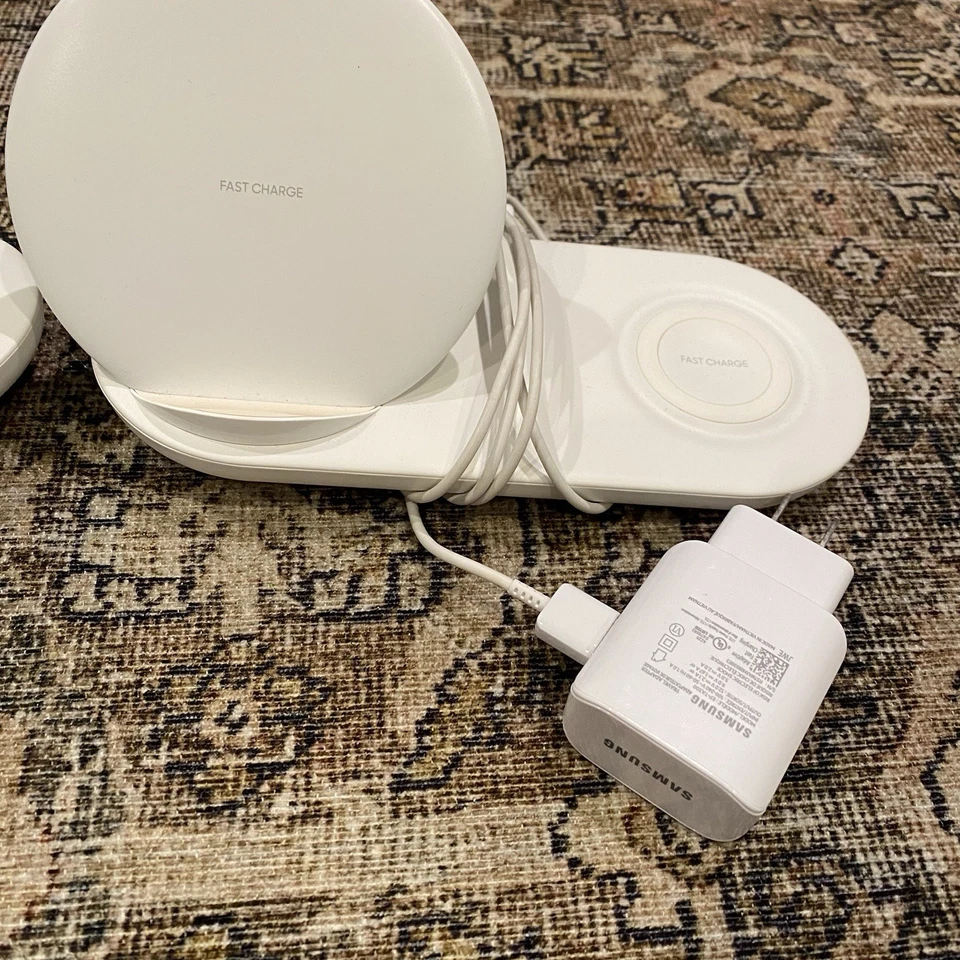 Lote de 2 Cargador Inalámbrico Samsung Duo Cargador Rápido - Blanco EP-N6100 Foto 3 de 4