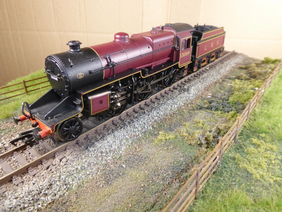 Bachmann 00 Gauge LMS 5MT Crab Steam Loco/Tender 2-6-0 no 13098 LMS Maroon - Image 3 of 4