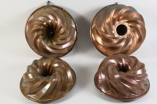 Q55G58 4 alte Kupfer Backformen Gugelhupfformen verzinnt