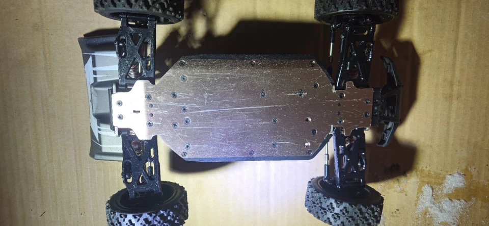 wltoys 144001 Buggy 1:14 Brushless mit Viel Zubehör! - Bild 4 von 4