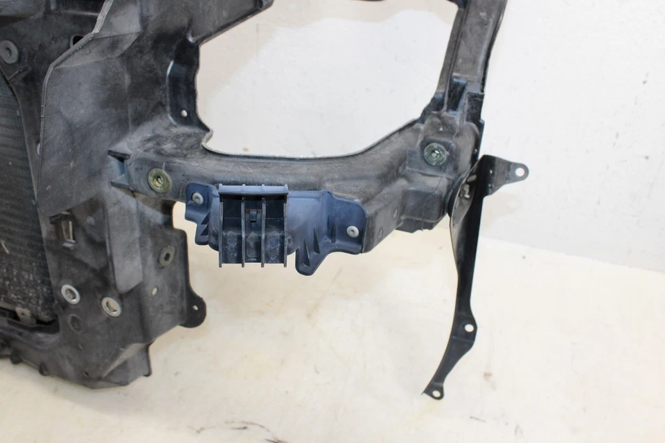 Infiniti G35 2003-2004 cupé aire acondicionado soporte radiador/radiador/conjunto ventiladores OEM Foto 3 de 4