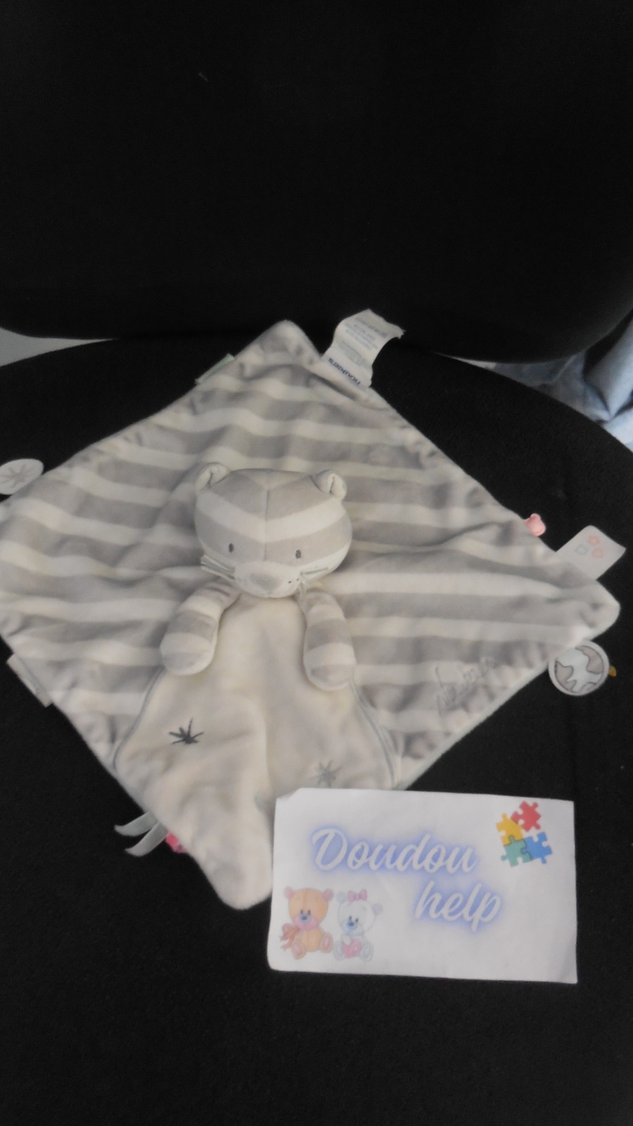 Doudou plat chat tigre Noukie's pour calmer les pleurs de votre bébé