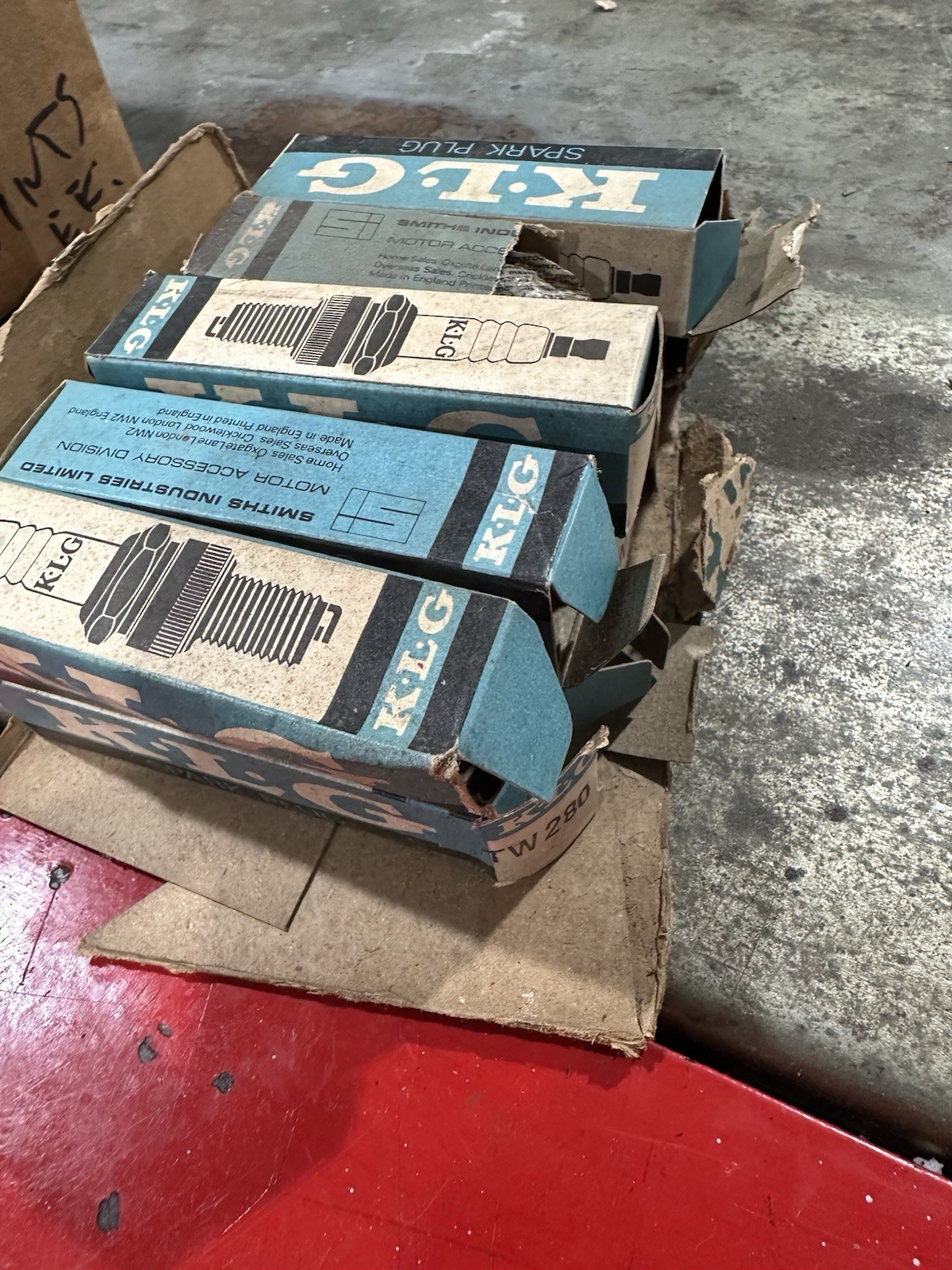 KLG TW280 spark plug NOS OEM box of  10