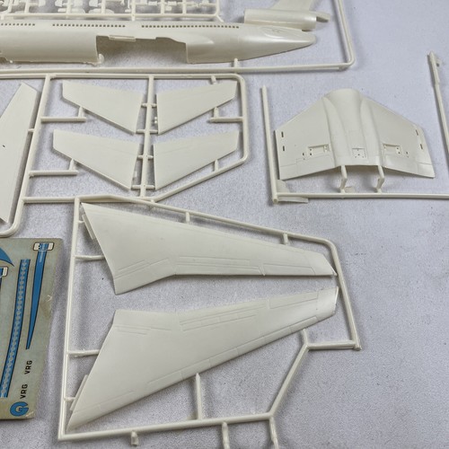 Revell DC-10 Varig Airlines Brasil Model Airplane Kit #H-118 Used No Box Read - Picture 4 of 7