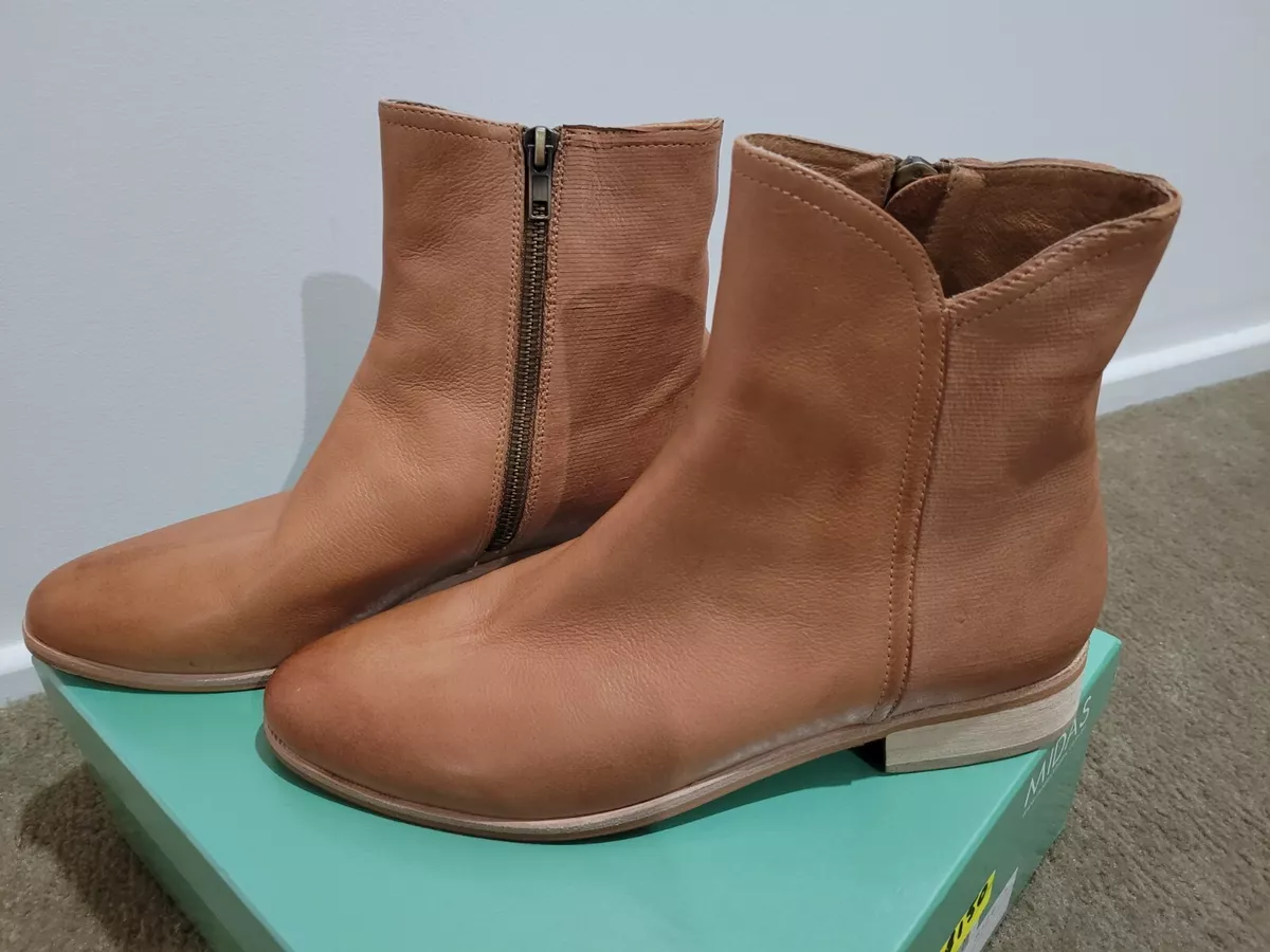 New in Box MIDAS Tan Cut Ankle Boots Sz 39 eBay