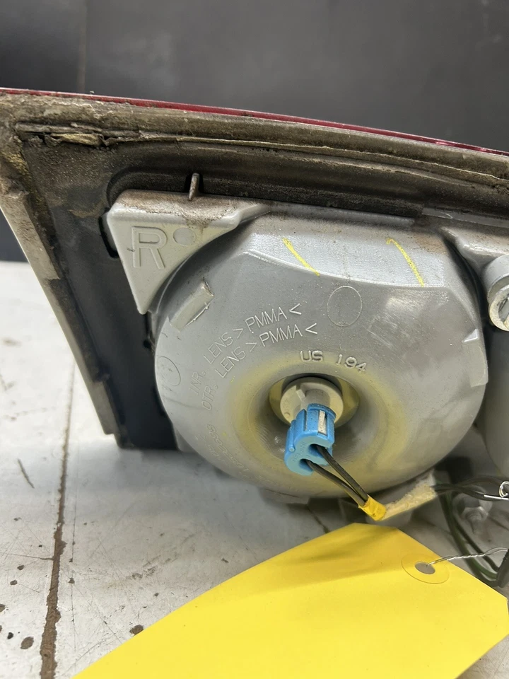 Conjunto de luz trasera derecha Buick Lucerne 2006-2011 06 07 08 09 10 11 Foto 3 de 4