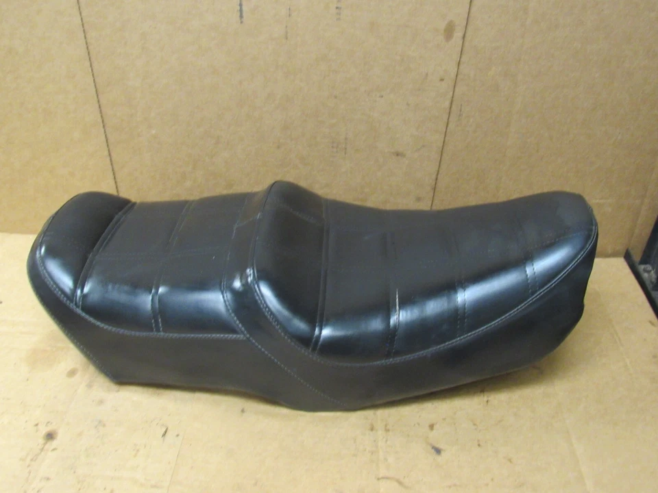 Sillín Honda CB1000c 1983 asiento de diez velocidades 77100-MG1-000 Foto 2 de 4