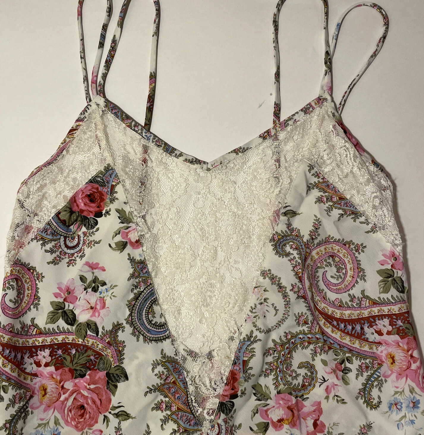 UNDERCOVER Camicia da notte vintage Victoria’s Secret Paisley Roses pizzo slip dress taglia P(S) usata in ottime condizioni!