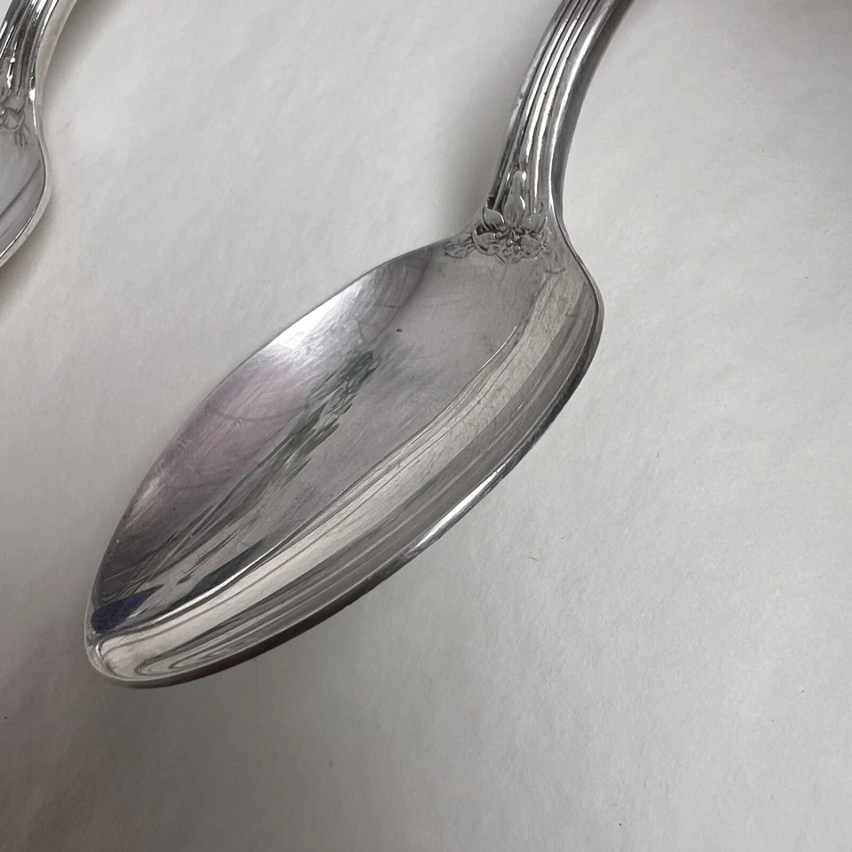 Juego de 2 cucharas de sopa Reed & Barton, FESTIVIDAD, lirio tigre, lugar plateado/ovaladas Foto 4 de 4