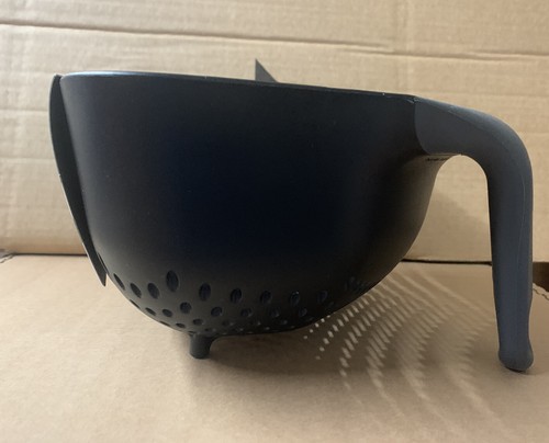 Colander cuadrado grande Joseph Joseph - negro/gris - Imagen 2 de 5