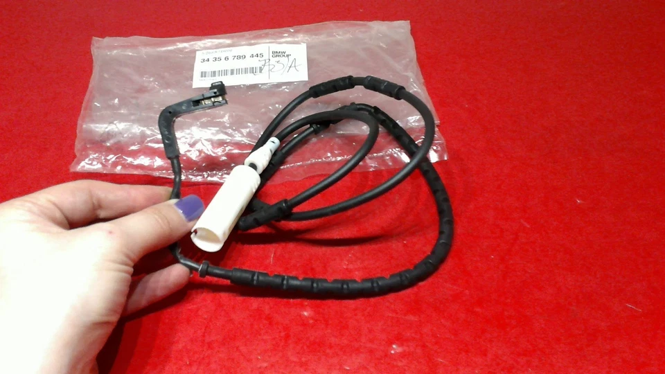 06-13 Sensor de pastillas de freno trasero BMW 128i 135i 323i 325i 328i 330i 335i M3 GENUINO Foto 3 de 4