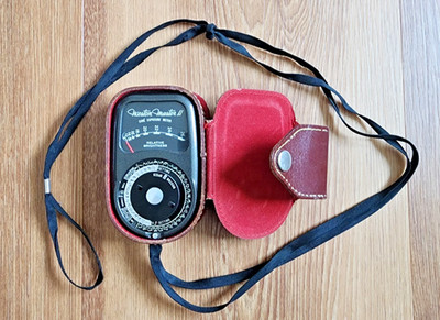 Vintage WESTON MASTER II Exposure Light Meter in DIAMOND leather case model 736