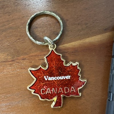 Vintage VANCOUVER CANADA RED MAPLE LEAF METAL KEYCHAIN KEY RING