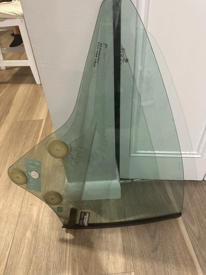 Volkswagen EOS 2007 2016 OEM cuarto de cristal trasero derecho Foto 2 de 3