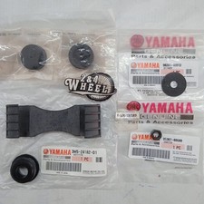 Yamaha RXS RX115 RX135 RXK Tanque de gasolina Conjunto Amortiguador de goma NUEVO GENUINO