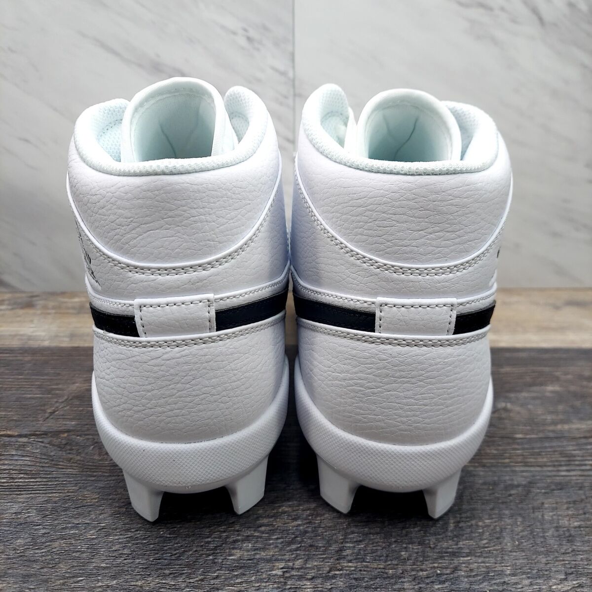 Air Jordan 1 Retro MCS White Black Baseball Cleats AV5354 Air Jordan 1 Retro MCS White Black Baseball Cleats AV5354