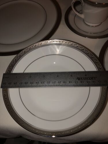 6 Pc. Legendary by Noritake Crestwood Platinum Dinnerware Set - Picture 12 of 16