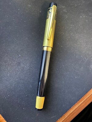 ''HERO 901'' Gold and Black - Fountain pen - Tip marked ''Genius Iridium''