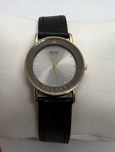 🐝🐝Beautiful Rare Vintage Galaxy Seiko Women Watch Black Leather 80s🐝🐝