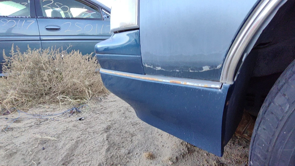 1988 - 1991 Olds Cutlass Cierra 前保险杠盖组件 Oem 蓝色 10091209 — 第 4/4 张图片