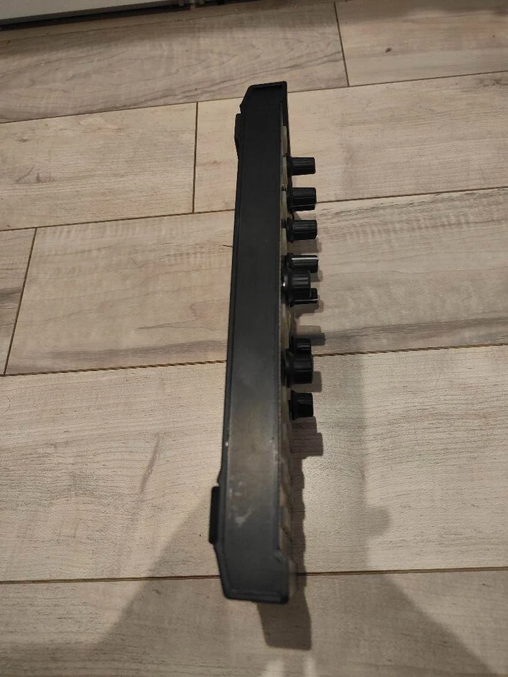 Native Instruments TRAKTOR KONTROL X1 DJ Controller Mixer Effektor Looper getestet - Bild 3 von 4