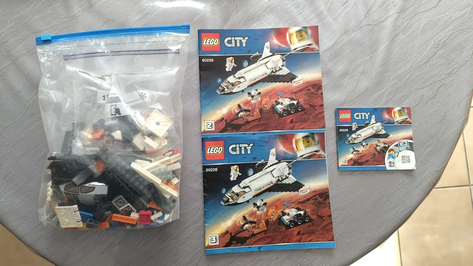 Lego La Navette Spatiale 60226 (Complet Sans Boite) - Photo 2/3