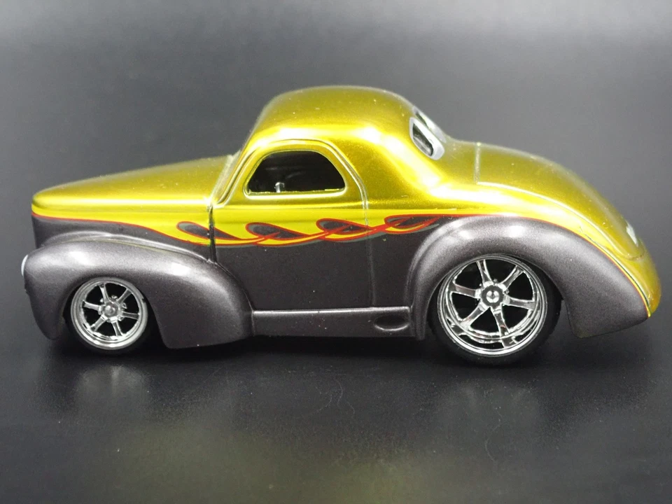 1941 41 Willys Coupe Green 1:64 Scale Collectible Diorama Diecast Modello Auto - Immagine 4 di 4