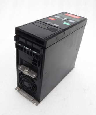 Danfoss VLT 2800 インバータ 本体 DANFOSS VLT 2800 INDUSTRIAL INVERTER MOTOR DRIVE 195N1001