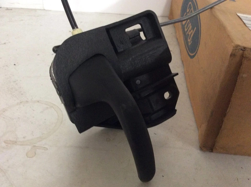 Actuador de cerradura de puerta derecha Mercury Ford Mazda F88Z-16219A64-AA NOS 95-01 Foto 2 de 3