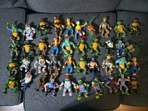 Lot of 40 Vintage Teenage Mutant Ninja Turtles Figures