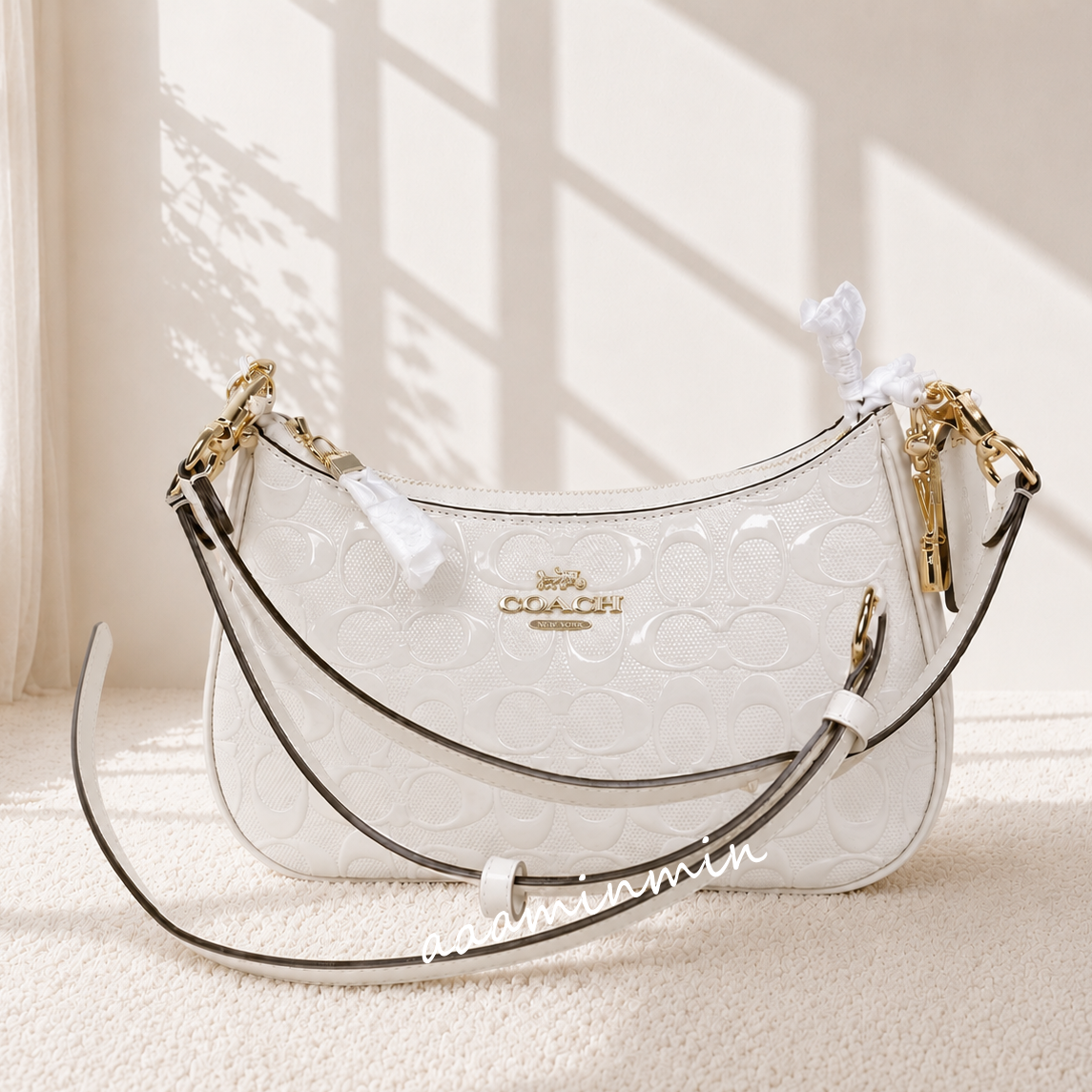 NWT Coach Teri Shoulder Bag In Signature Leather With Heart Charm