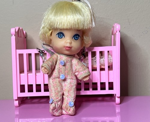 VINTAGE 1965 MATTEL LIDDLE KIDDLES LIDDLE DIDDLE BABY GIRL PINK PAJAMAS w/crib