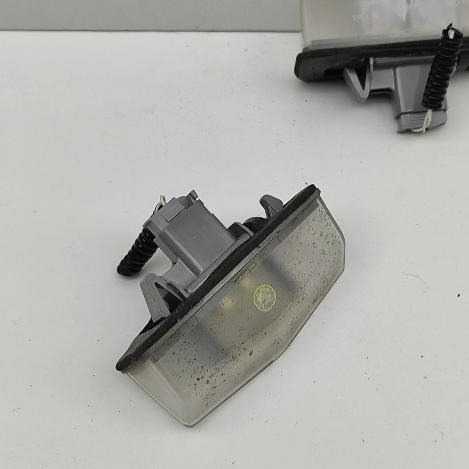LEXUS NX MK1 AZ10 License Plate Lights 81204-76010 2.5 Hybrid 112kW 2020 - Image 4 of 4
