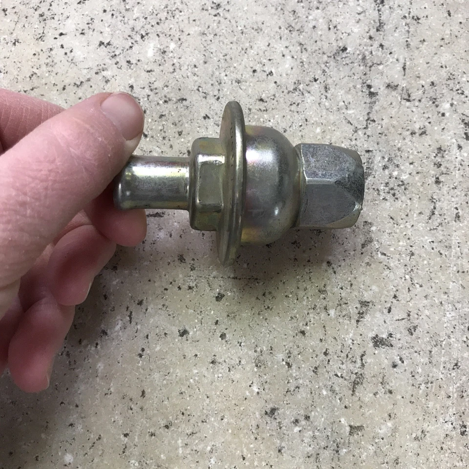 GM 6 Cyl Secondary Air Injection Check Valve  Chevy Buick 22017478 - 26687 - Image 3 of 4