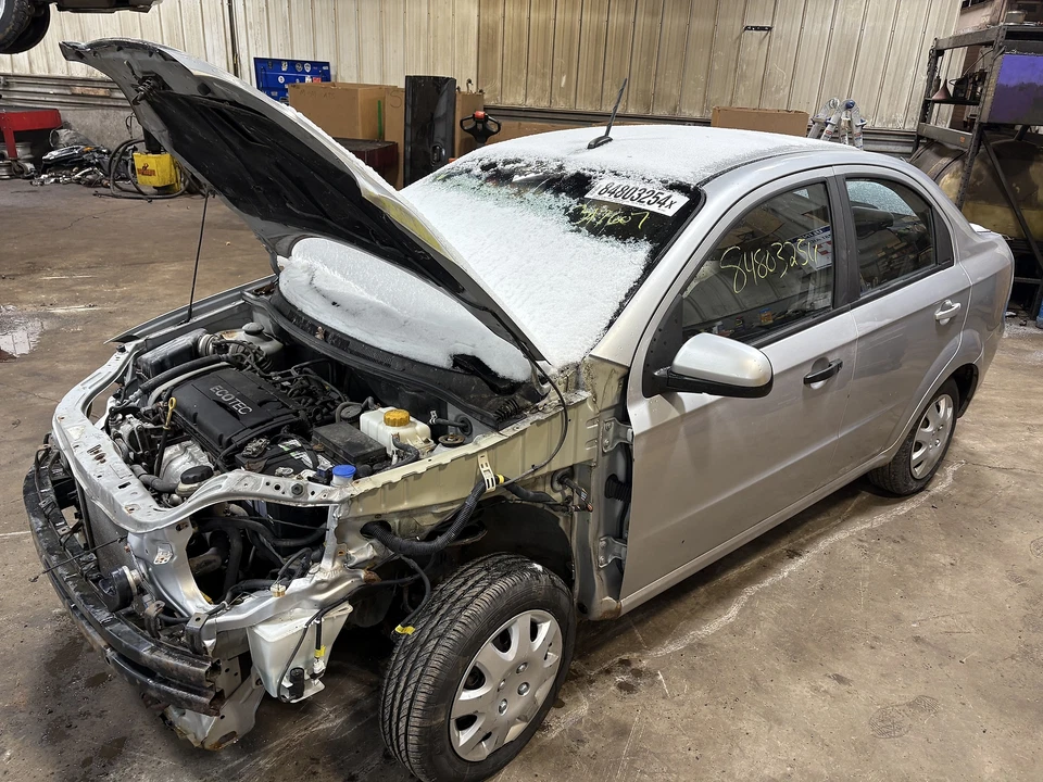 Eje de transmisión delantero izquierdo usado se adapta a: Chevrolet Aveo 2009 delantero MT SIN ABS delantero Foto 3 de 4