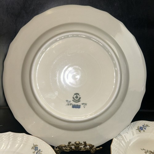 Royal Copenhagen Floral Dinner Set Frijsenborg 10”, 8”, 6” Plates Teacup Saucer - Picture 4 of 16