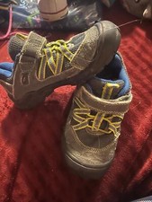 Oshkosh 12 sandals boys