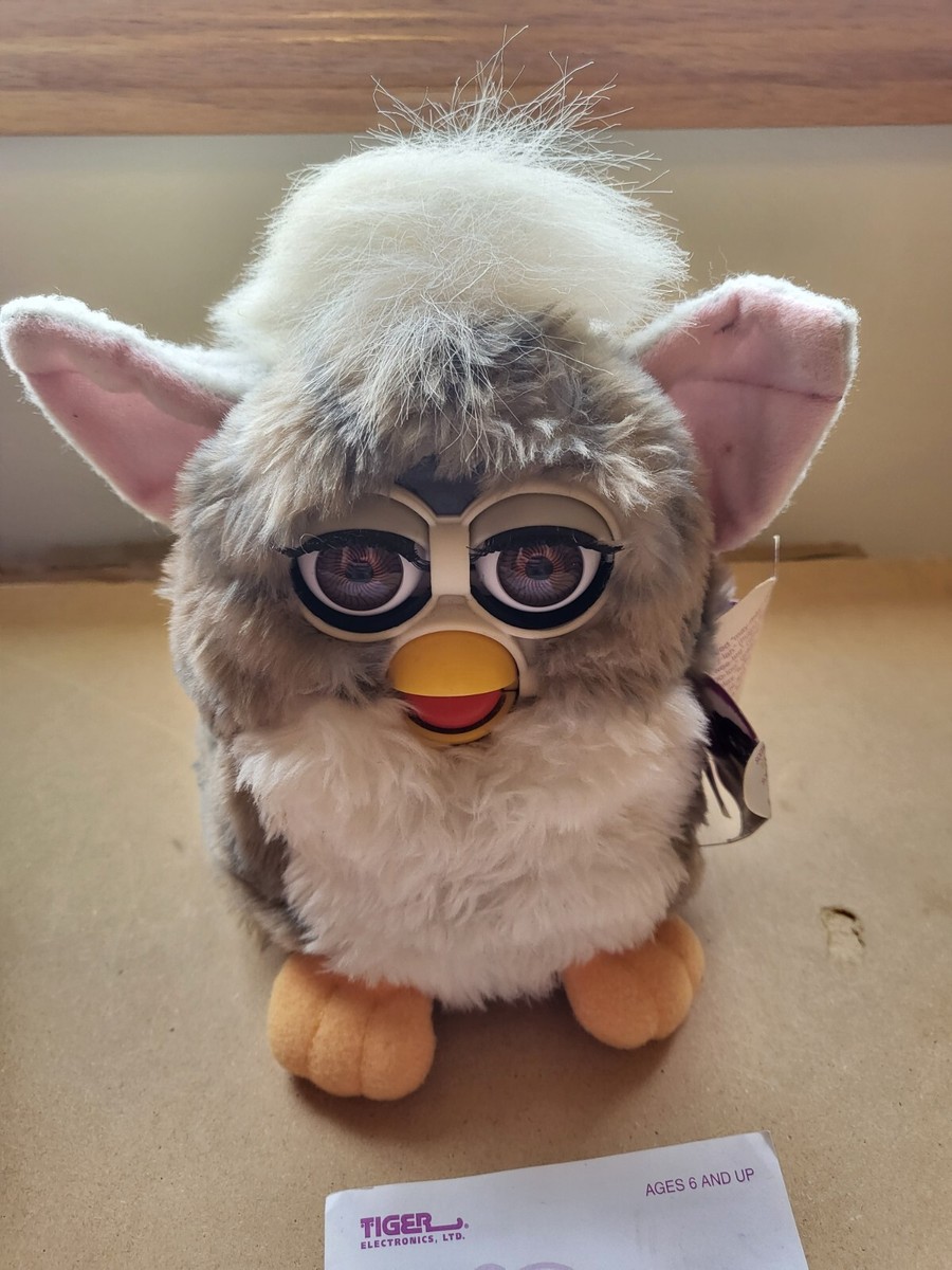 Furby 電子ぬいぐるみ グレーと白　新品未開封品　廃盤品 Furby 電子ぬいぐるみ グレーと白 新品未開封品 廃盤品 Furby 電子