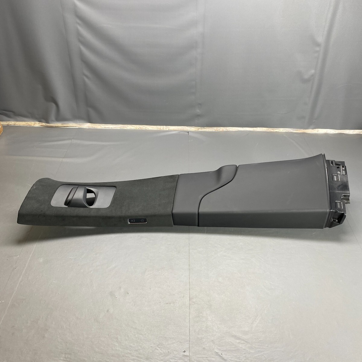 B-Pillar Kit | TESLA MODEL X 2021 B-Pillar Kit | TESLA MODEL X 2021